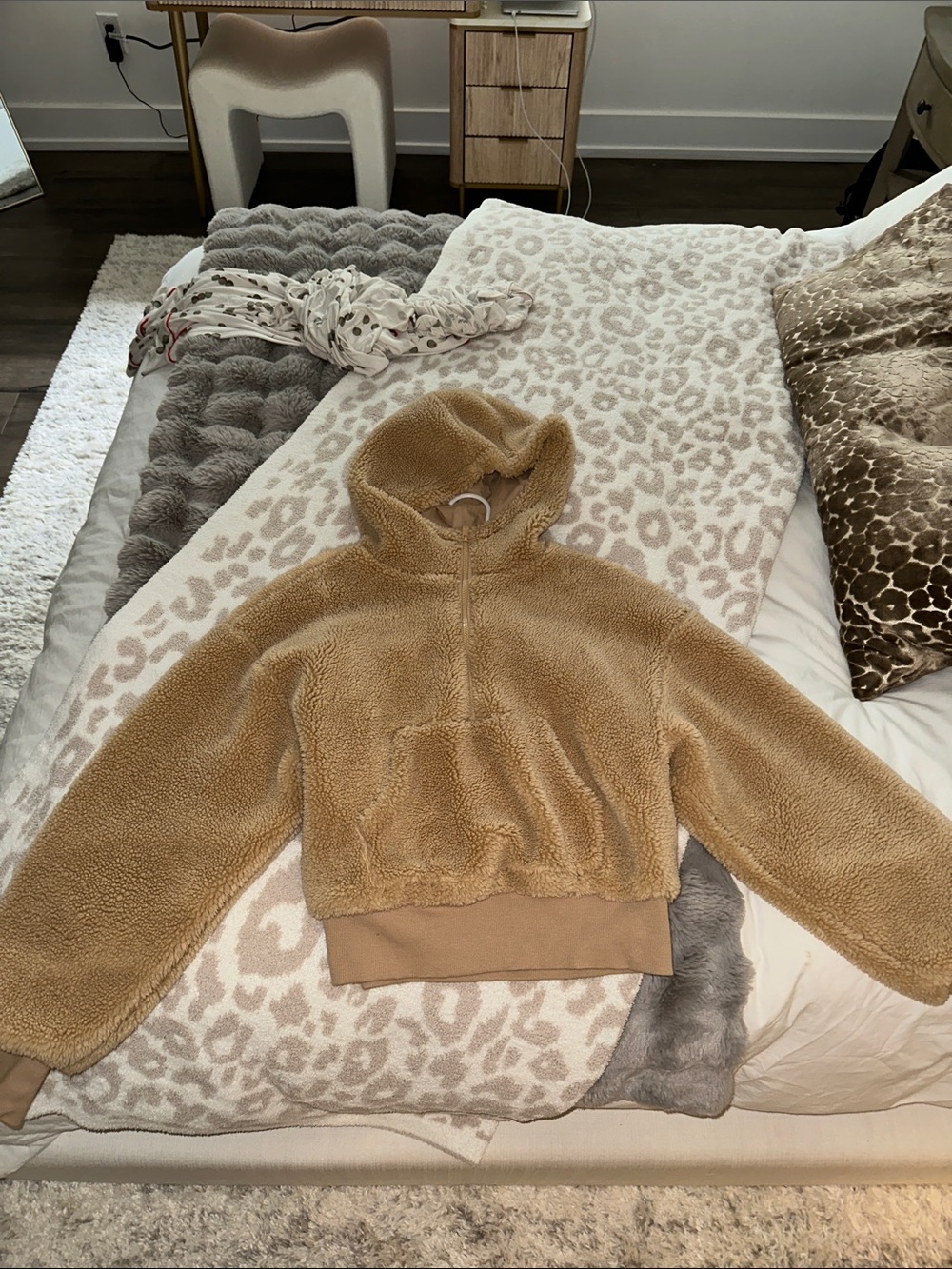 ALO Yoga Women's Teddy Sherpa Hoodie in Camel